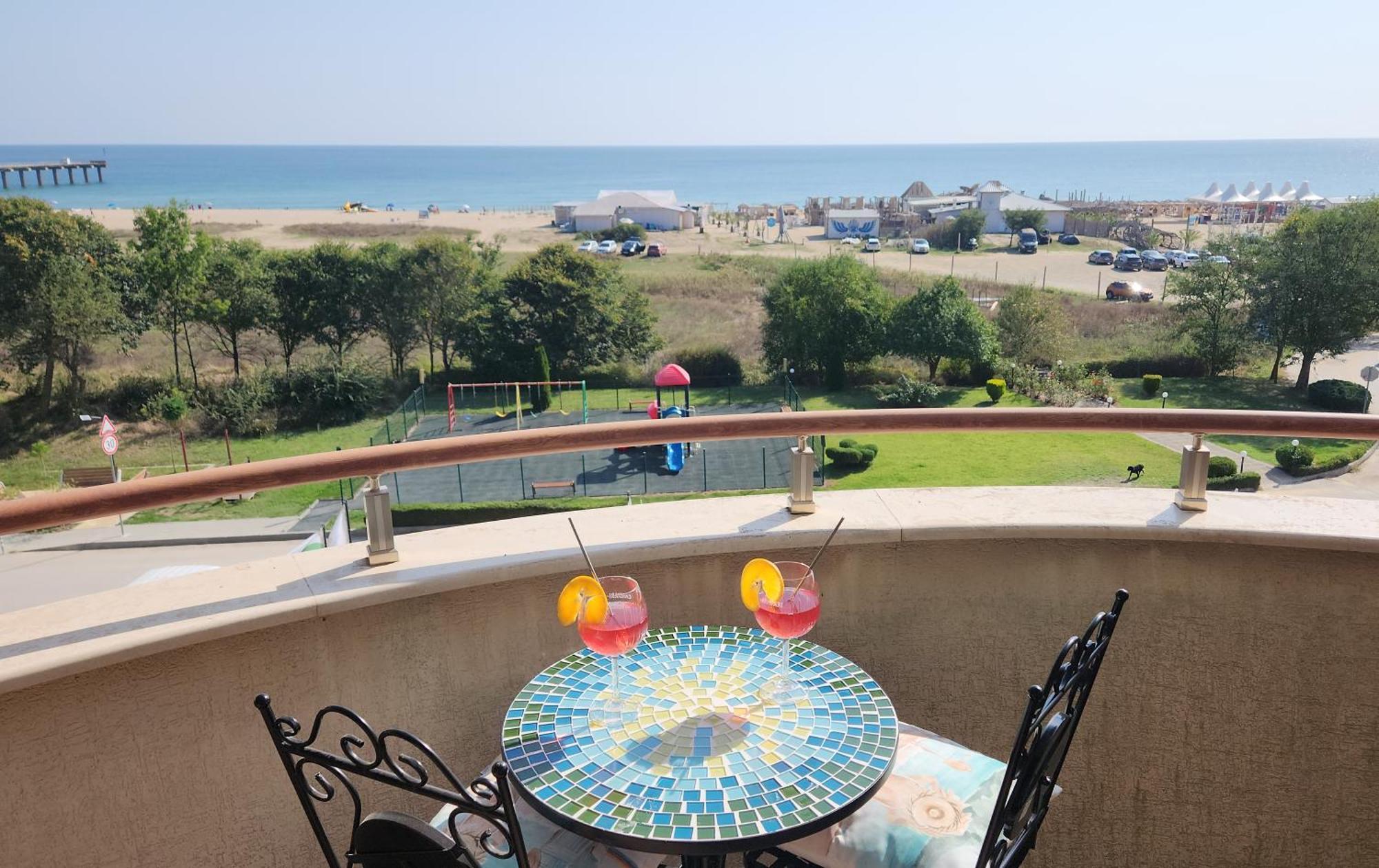 Beach View Apartment Shkorpilovtsi Eksteriør billede